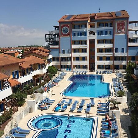Villaggio Hemingway - Aparthotel Caorle Esterno foto