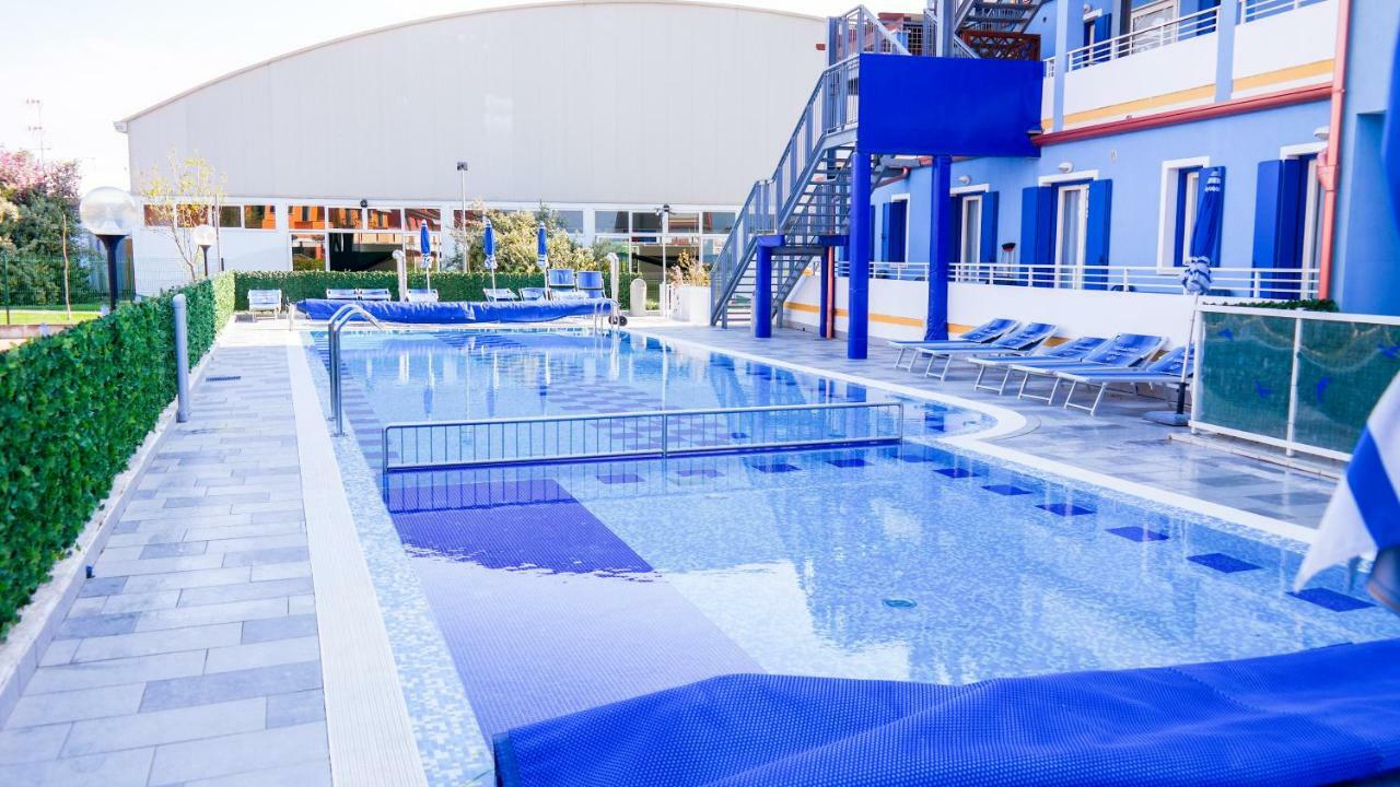 Villaggio Hemingway - Aparthotel Caorle Esterno foto